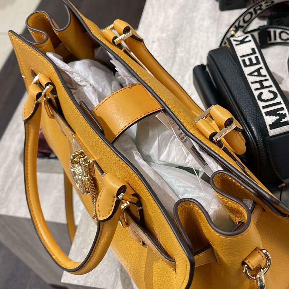 MICHAEL KORS HAMILTON MEDIUM SATCHEL
COLOR: GOLDEN ROD
NWT - Picture 8 of 16